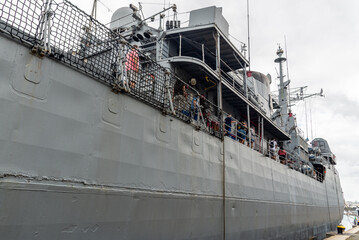 Naklejka premium Side view of the Brazilian Navy ship Fragata Constituicao F42, docked for visitation at the seaport of the city of Salvador, Bahia.