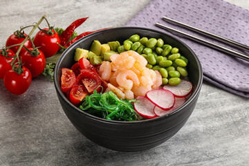Hawaian cuisine - Poke with cocktail shrimps