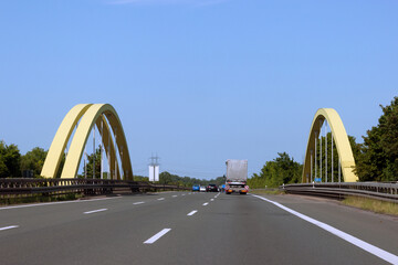 Autobahn 2, Brücke auf dem Datteln-Hamm-Kanal, vor der Ausfahrt Hamm-Uentrop in Richtung Hannover