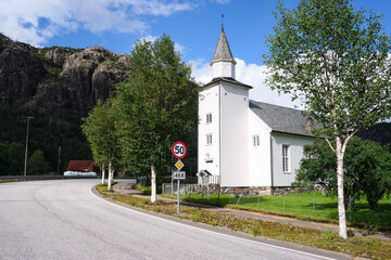 Fototapeta na wymiar church in the village in norway