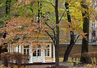  Antique small building in the autumn park, the Museum-Estate of Leo Tolstoy, Moscow, Russia