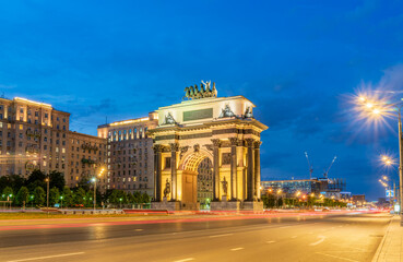 Fototapeta na wymiar Triumphal Arch on Kutuzovsky avenue in Moscow at night.