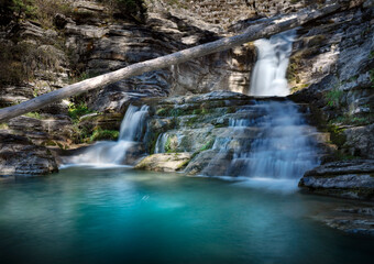 Double chute d'eau de la Lance, Alpes de Haute Provence, France 