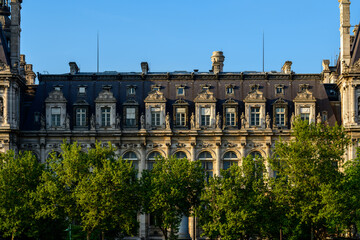 The town hall , in Europe, in France, in Ile de France, in Paris, in summer, on a sunny day. - obrazy, fototapety, plakaty