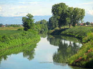 Fototapeta na wymiar river called BACCHIGLIONE which starts from the province of Vicenza and reaches the Adriatic Sea in Italy