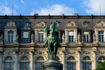 Fototapeta na wymiar The Statue of Etienne Marcel , in Europe, France, Ile de France, Paris, in summer, on a sunny day.