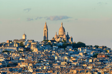 The Basilica of the Sacred Heart on the Montmartre hill , Europe, France, Ile de France, Paris, in summer on a sunny day. - obrazy, fototapety, plakaty