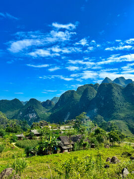 Mystic mountains of Vietnam © jack