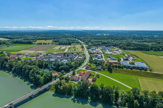 Das oberbayerische Alpenvorland bei Marktl am Inn im Landkreis Alt&ouml;tting
