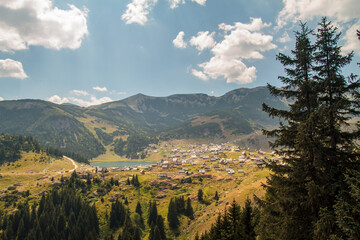 Scenic Wilderness Lake Nestled in the Alpine Landscape