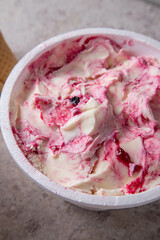 helado frutos rojos