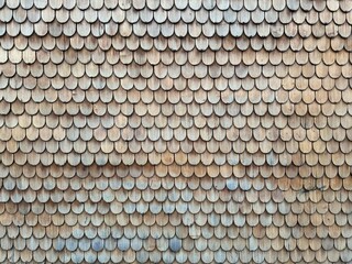 Fish Scale Shakes on Chalet's Wall © Teymour