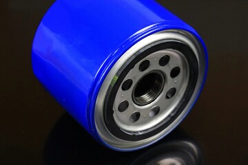 Canister type screw on oil filter for a engine 