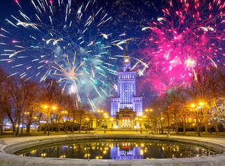 New Year fireworks display in Warsaw, Poland - obrazy, fototapety, plakaty