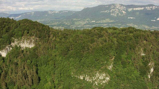 vue a&eacute;rienne du lac du bourget