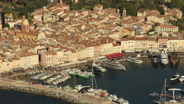 vue a&eacute;rienne de Saint Tropez