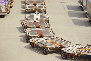 Air cargo container, cargo trolley