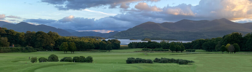 Tramonto e panorama del lago Lough Leane nel Killarney National Park - County Kerry - Ireland