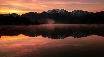 Obraz premium Sunrise Mont Blanc Lac de Passy