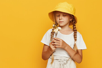 Charming Moments: Capturing the Beauty and Joy of Young Girls in Their Colorful Summer Fashion