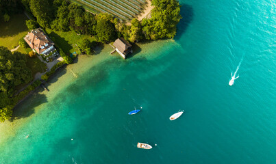 Titre : Photo prise en drone au lac de Thoune, Spiez

