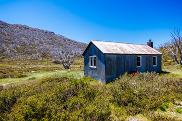 Fototapeta na wymiar Whites River Hut in Kosciuszko National Park in Australia