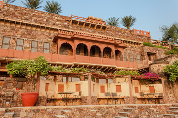 Obraz premium Neemrana Fort Palace - 15th century Fort located in Neemrana in Alwar Rajasthan India. Old medieval Fort-Palace built on Aravalli hills. Perfect weekend getaway from Delhi. Famous Luxury Resort India.