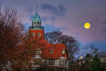 Papier Peint photo La Baltique, Sopot, Pologne Lighthouse at Baltic Sea in Sopot with the full moon, Poland