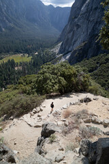 Fototapeta na wymiar Yosemite Falls Trail, Yosemite National Park, USA