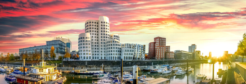 Medienhafen, Duesseldorf, Nordrhein Westfalen, Deutschland 