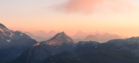Zelfklevend Fotobehang sunrise in the mountains © Levin