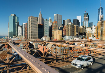 Obraz premium Brooklyn Bridge Richtung Manhatten, New York City, USA