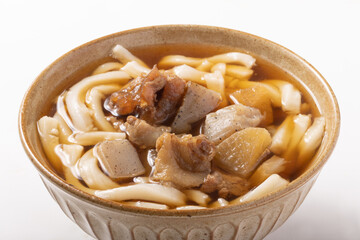 牛すじうどん