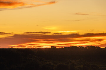 pôr do sol na cidade de Corumbá, região do Pantanal Sul, Estado do Mato Grosso do Sul, Brasil