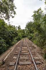 linha férrea na cidade de Aquidauana, região do Pantanal Sul, Estado do Mato Grosso do Sul, Brasil