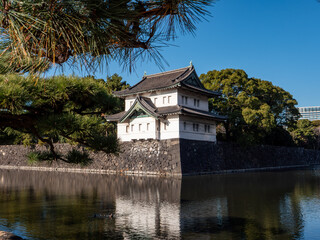 Fototapeta na wymiar 冬の江戸城巽櫓と大手町の風景