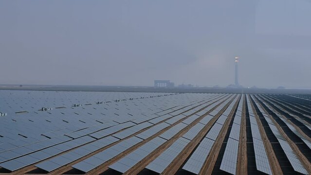 World&rsquo;s  biggest CSP plant, with tallest solar power tower in Dubai, United Arab Emirates