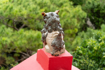 シーサーの背中