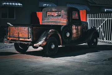 Zelfklevend Fotobehang Old Ford Truck © Ludwin
