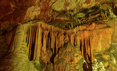 Underground Formations Spectacular Cave patterns