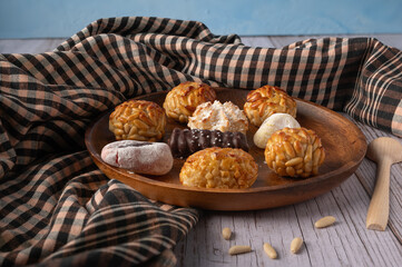 Panellets