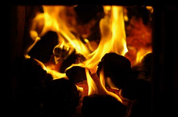 Ogień z pieca.