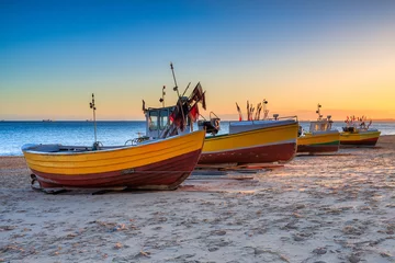 Photo sur Plexiglas La Baltique, Sopot, Pologne Fishing boats on the beach of Baltic Sea in Sopot at sunrise, Poland