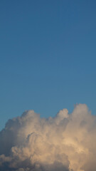 Hochformat Wolken blauer Himmel Wetter Weich Zuckerwatte Traum schlaf 