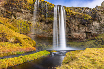 Wunderschöner Nauthusagil-Wasserfall in Island