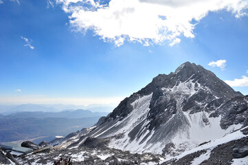 Fototapeta na wymiar Yulong Snow Mountain