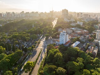 Foto aérea da Avenida Doutor arnaldo em São Paulo, sentido avenida Paulista