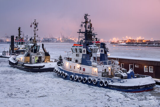 Hamburg Hafen Eis Schlepper