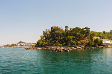 Giro in barca a Procida in Provincia di Napoli. Un mare bellissimo 