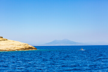 Giro in barca a Procida in Provincia di Napoli. Un mare bellissimo 